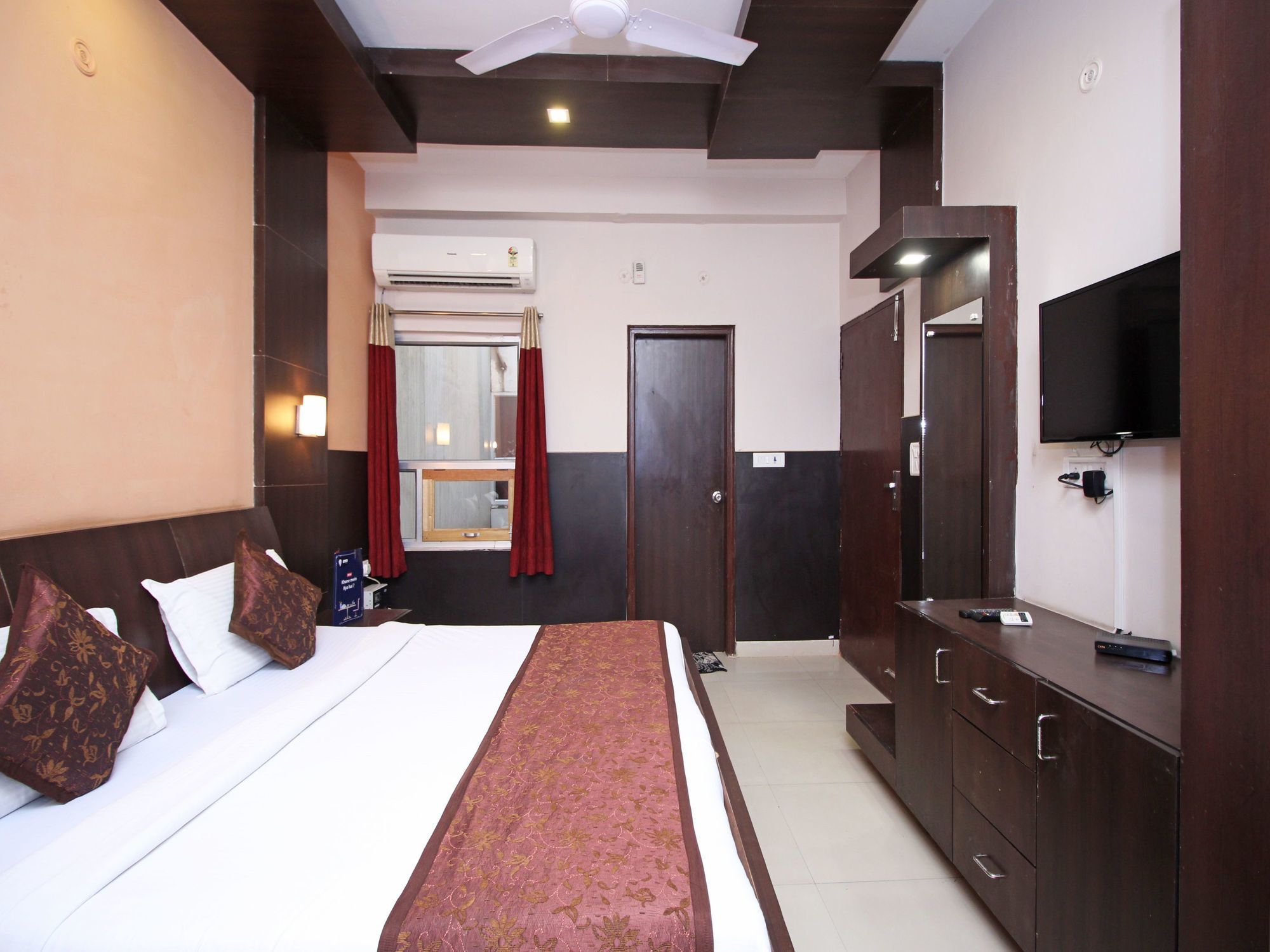 Oyo 576 Hotel Shree Kanta Residency Gurgaon Exterior foto