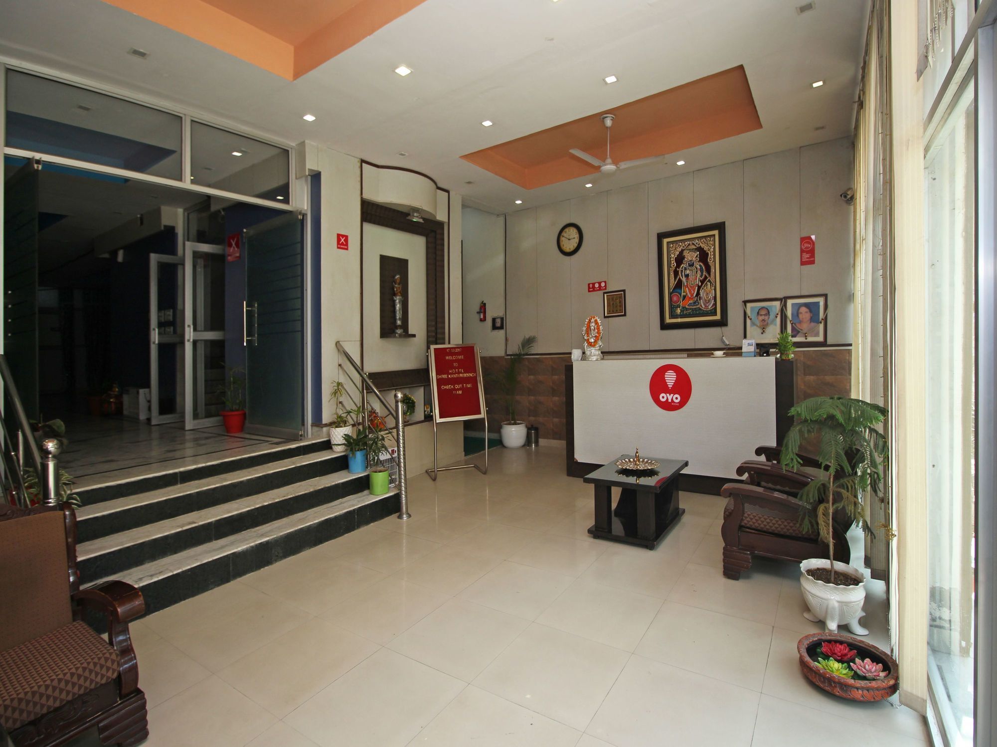 Oyo 576 Hotel Shree Kanta Residency Gurgaon Exterior foto
